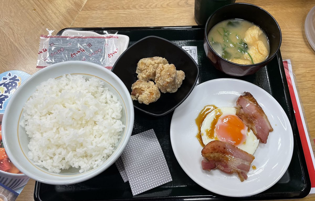 本日、なか卯で朝食を食べてから今年満開の桜並木を見に行って参りました。 ＃桜 ＃桜並木 ＃なか卯