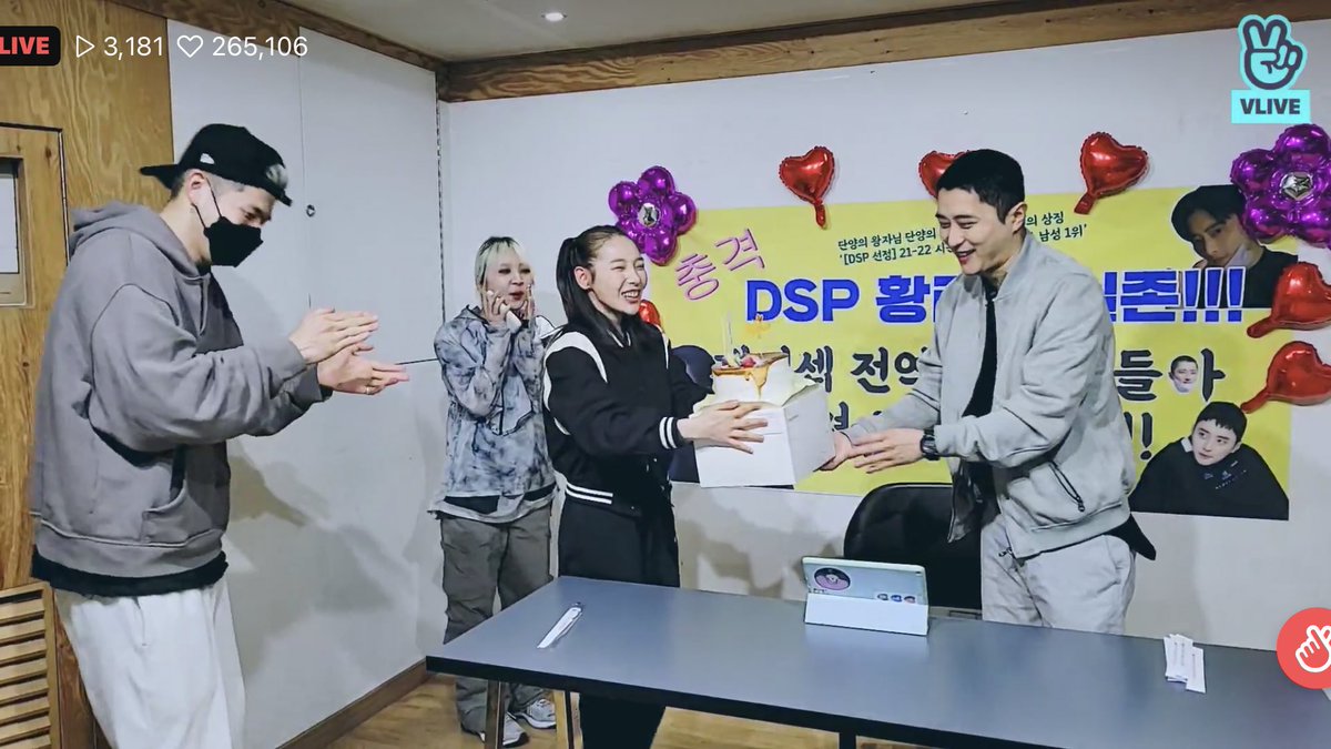 infnctkardletxt's tweet photo. #JSEPH_IS_BACK ❤
#WelcomeHomeJseph ❤
#드디어_컴백_제이셉 ❤
#Jseph #BM #Somin #Jiwoo
#KARD #jsephWelcome
@KARD_Official ❤❤❤❤ https://t.co/ITNJ4bwB7T