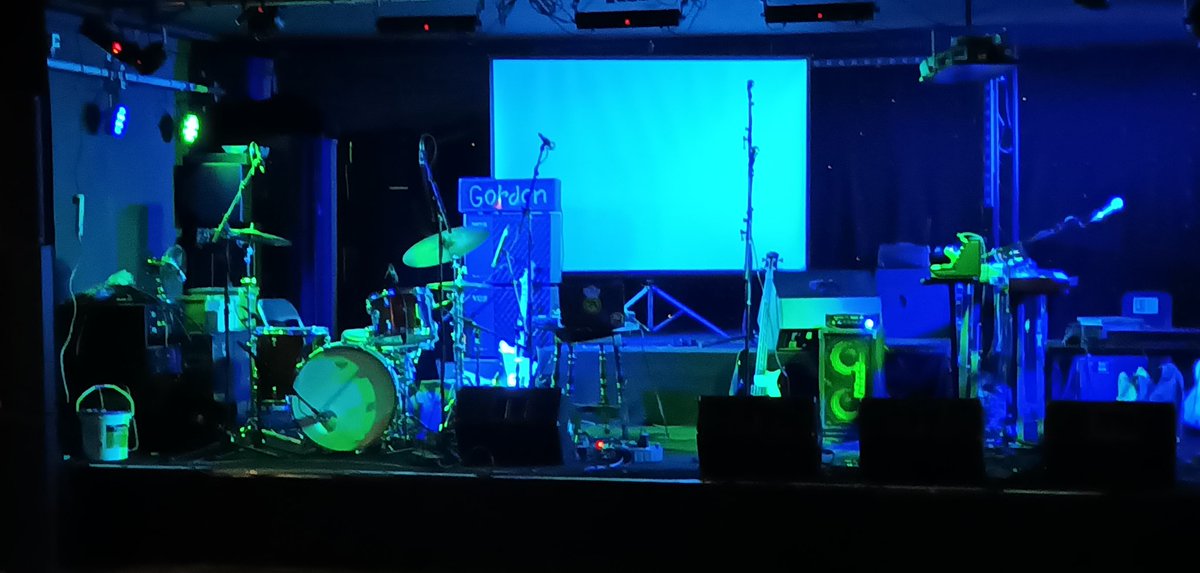 ArtificiallyYo3's tweet photo. Great time in Lewes on Sat with Quatermass 3...amazing sound they had and great to see Gordon's neon sign from his Earl Brutus days #quatermass3 #lewesconclub #earlbrutus https://t.co/ZIVEkLNSGr