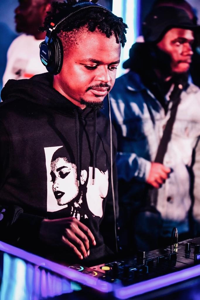mailboxmedia's tweet photo. Danko @MacGUnleashed for closing the #StrictlyKwaito Legends Festival with a bang. 
.
#GRAMMYs #MondayMotivation https://t.co/oAt7RQBI9J