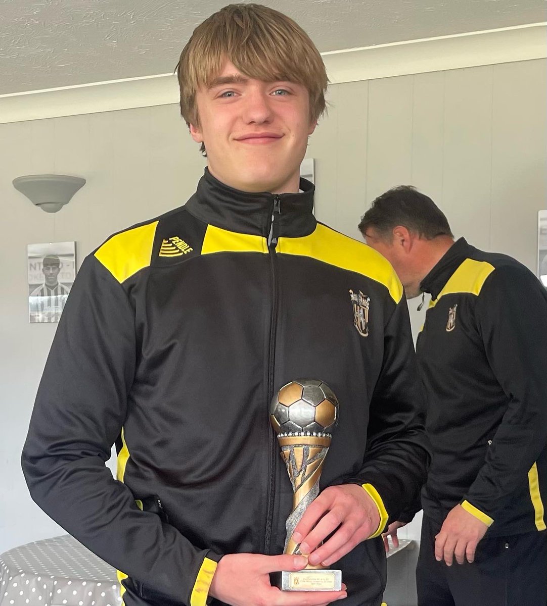 FIFC's tweet photo. 🏆| Yesterday our U18s held their end of season awards presentation

Paul Sykes Trophy for top goalscorer: Lenny Atherton
Manager’s Player of the Year: Lloyd Boateng
Players Player of the Year: Henry Baxter
Most Improved Player: Liam O’Donnell 

Well done, lads 👏🏻🧡🖤 https://t.co/4uvQd8rmhr