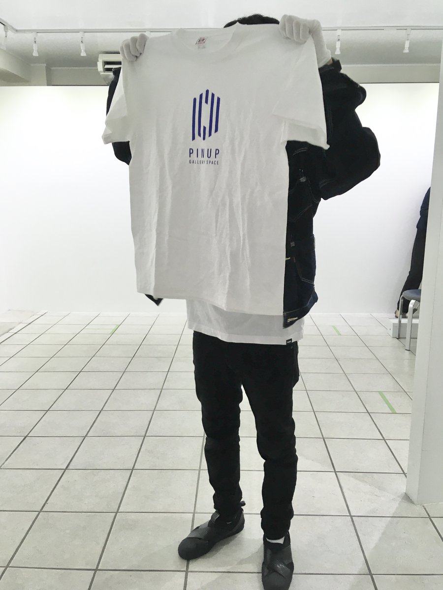 INTERFACE_STLab's tweet photo. 【写真売ります展2022 PIN-UP】

今回、展示されている作品をご購入の方にPIN-UPさんのTシャツをお付けします！
先着８名様までなので、この機会にぜひお手に取りくださいませ。 https://t.co/1qfOtZ40el