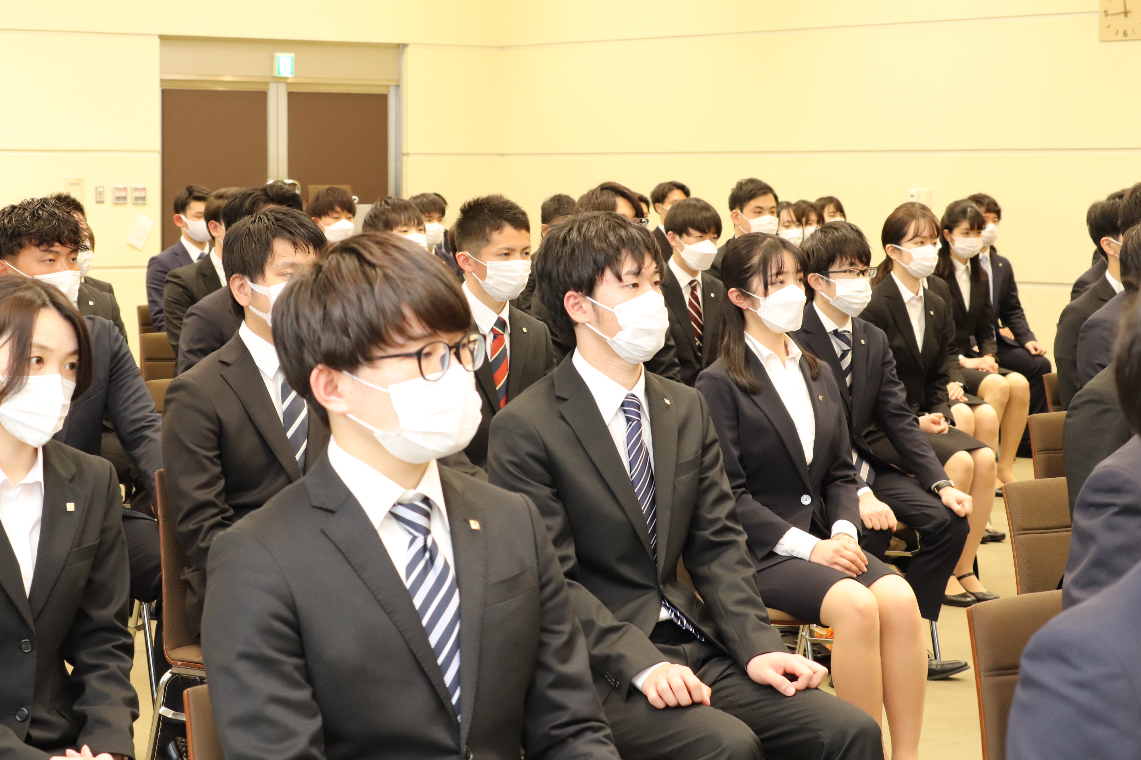 東京ガス グループ 公式 Sur Twitter 130名の新入社員が入社 4月1日 東京ガスでは 22年度入社式 を行いました 内田社長からは 心に刻んでほしい4つの価値観 を新入社員への激励のメッセージとして寄せられました 新入社員の今後の活躍にご期待