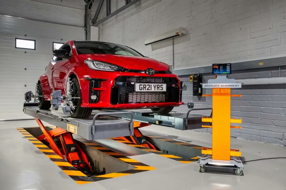 autorepairfocus's tweet photo. Bluetooth Lite wheel aligner from Absolute Alignment https://t.co/SW8FCQ4FVe 

#absolutealignment #aftermarket #wheelalignment https://t.co/kd4aTFBMLk