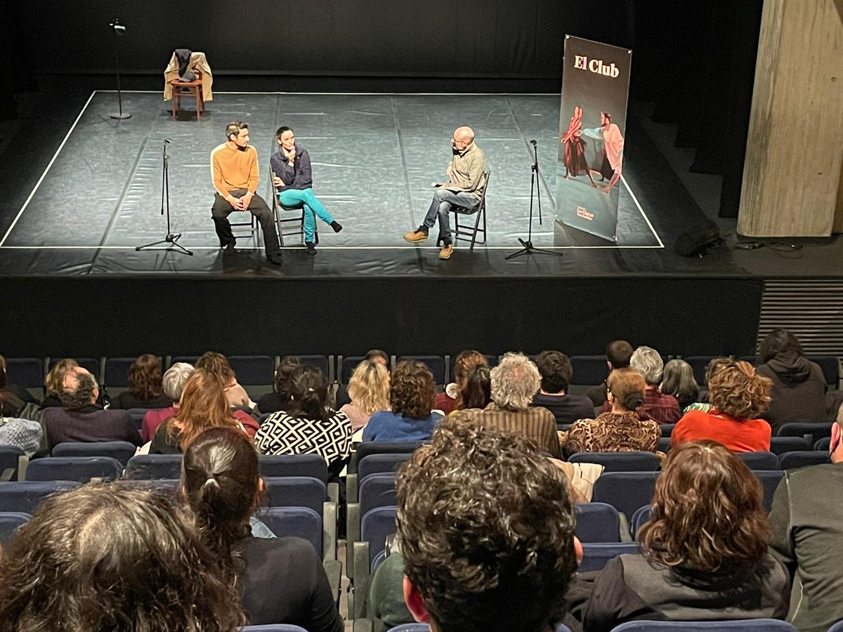 ElClubCI's tweet photo. Aquest passat dissabte vam gaudir de #Gizaki al @teatredesalt, i després de l'espectacle vam fer xerrada postfunció amb @LaliAyguadeCo i Akira Yoshida, a càrrec de @elsomnidemozart. Moltes gràcies a tots els que us vau quedar! 👏👏 https://t.co/Bhj3dT7q1y