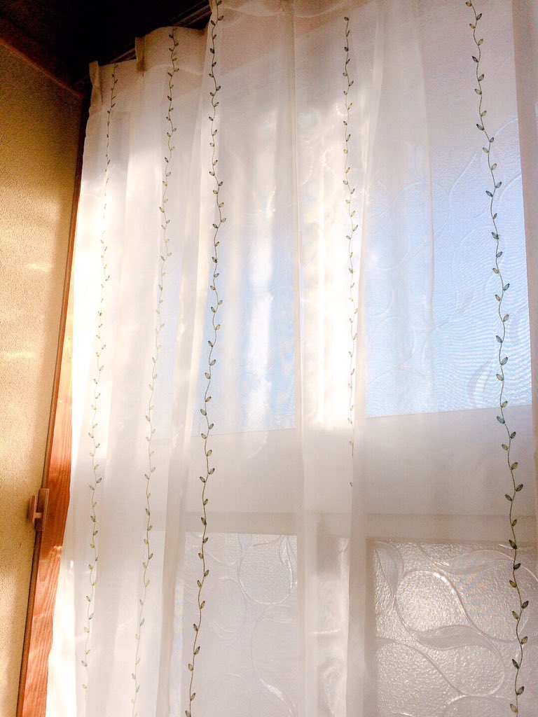 you_ftm's tweet photo. マインドフルネス。今に在る。脳疲労を取る。

自然音を聴きながらマッサージしたら癒された😌

思いつくまま紙に書き出す日課を、いつもと違う部屋でやってみたら、今に集中せざるを得なくなる。

余計なことを考えない、脳疲労を取る。意識して、毎日やっていることを「少し」変えてみるといいね。 https://t.co/k5UD2go00V