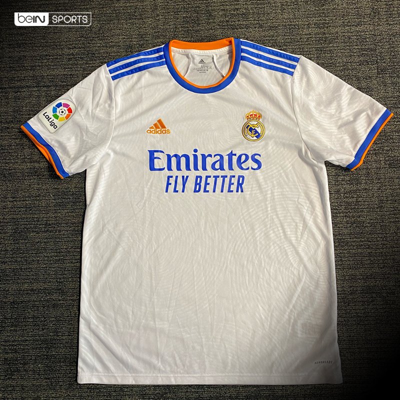 beinsports_FR's tweet photo. [🎁 Concours #SalonVIP] 
🔁 RT pour tenter de gagner le maillot du Real Madrid 
👉 Follow @beinsports_FR pour jouer 
📺 @aarbeloa17 sera l'invité de @Claire_Arnoux mercredi à 19h30 sur beIN SPORTS 1 https://t.co/7FG21rY93j