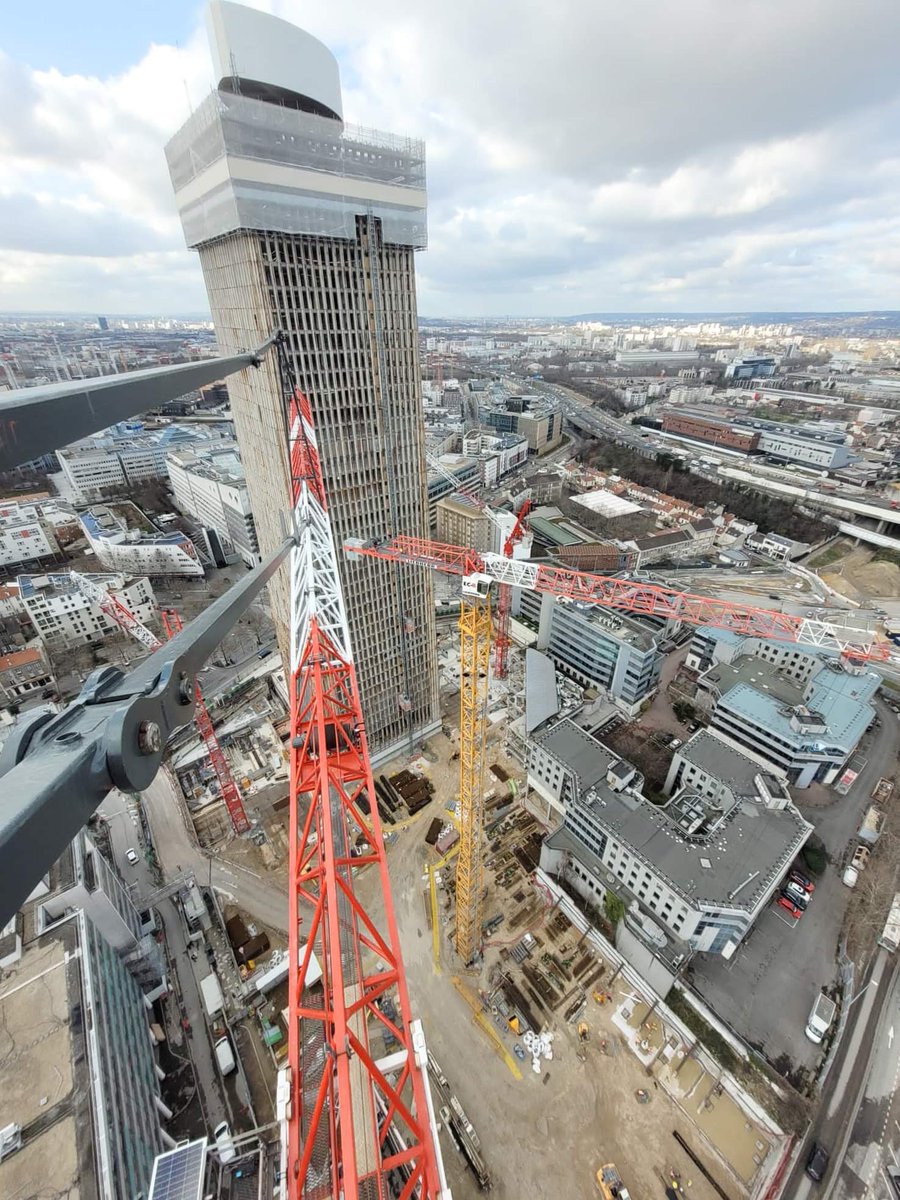a_hexagone's tweet photo. Quelques photos de notre grue à tour Liebherr 550 EC-H 20 Litronic en location chez GCC sur le chantier SAINT DÉNIS Tour Pleyel #550ech
#montagegrue #liebherr #grue #construction #grueliebherr #grueliebherrech #chantier #grueatour #grueàtour #gruedechantier #france #travaux https://t.co/hWAXfUtgio