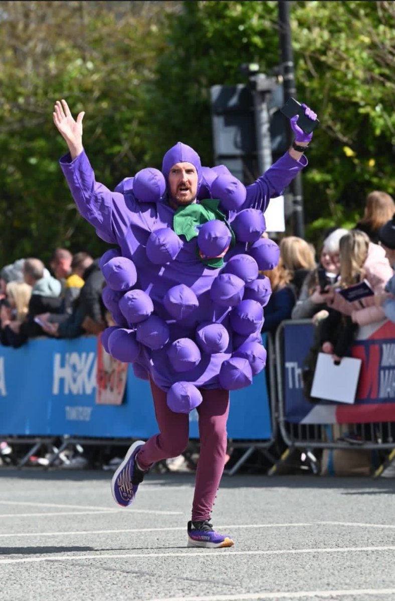 TTELGhana's tweet photo. Congratulations to our Executive Director, Robin Todd, for completing the Manchester Marathon dressed as a bunch of grapes to raise money for books and furniture to support Zaami Primary School in Wulugu to start a small school library.
He completed the marathon in 3hrs 46mins. https://t.co/Ld7e0LOh06