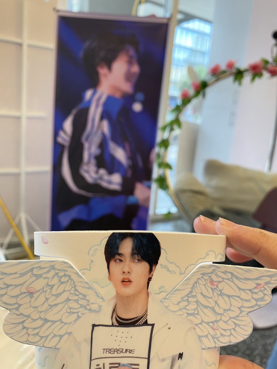 yochimotocxrt's tweet photo. late appreciation post 

but my first ever CSE was so fun thanks to @everlight0807 🫶🏻 ‘til next time! : ) 

happy birthday haruto loml ! 
#SpringTakesFlight #TREASURE #HARUTO #트레저하루토 
@treasuremembers https://t.co/bhmXEMMoRu