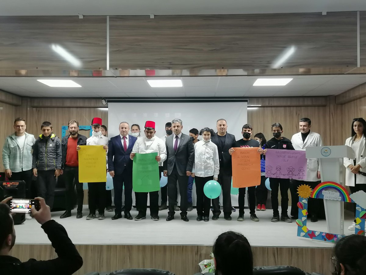 sarkislamem's tweet photo. Milli Eğitim Müdürümüz Ekrem YURT ve Şube Müdürümüz Osman ÖZTÜRK Şeyh Edebali Mesleki ve Teknik Anadolu Lisesi'nde "Dünya Otizm Farkındalık Günü" kapsamında düzenlenen programa katıldılar.
@sivasvaliligi @sivasmem @sarkislakymkmlk @Ekremyurt_ https://t.co/HOYm4NBVIJ