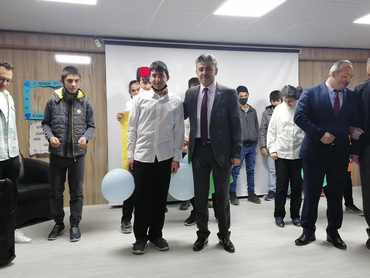 sarkislamem's tweet photo. Milli Eğitim Müdürümüz Ekrem YURT ve Şube Müdürümüz Osman ÖZTÜRK Şeyh Edebali Mesleki ve Teknik Anadolu Lisesi'nde "Dünya Otizm Farkındalık Günü" kapsamında düzenlenen programa katıldılar.
@sivasvaliligi @sivasmem @sarkislakymkmlk @Ekremyurt_ https://t.co/HOYm4NBVIJ