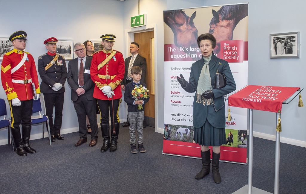 Royal seal of approval for new Scottish Hub

<a href="/BritishHorse/">British Horse Society</a> #Scotland #Scottish #horses #PrincessAnne #equestrian

scottishfield.co.uk/outdoors/eqy/p…