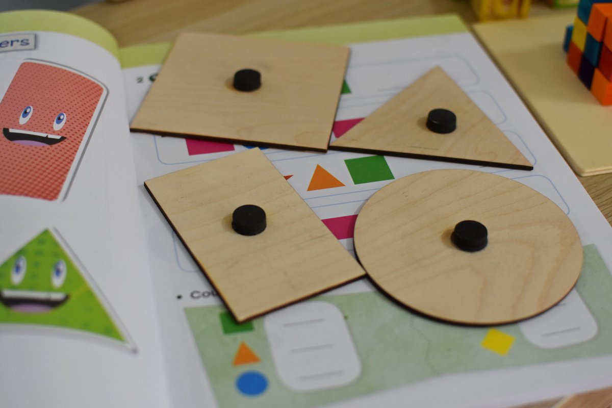 AVitsiou's tweet image. I always love to prepare extra activities for my young learners. This week we&apos;re talking about shapes, numbers and colours!
#ELT #EFL #primarycourse #englishforyounglearners #englishisfun #colours #shapes #numbers #primarybooster @ExpressElt