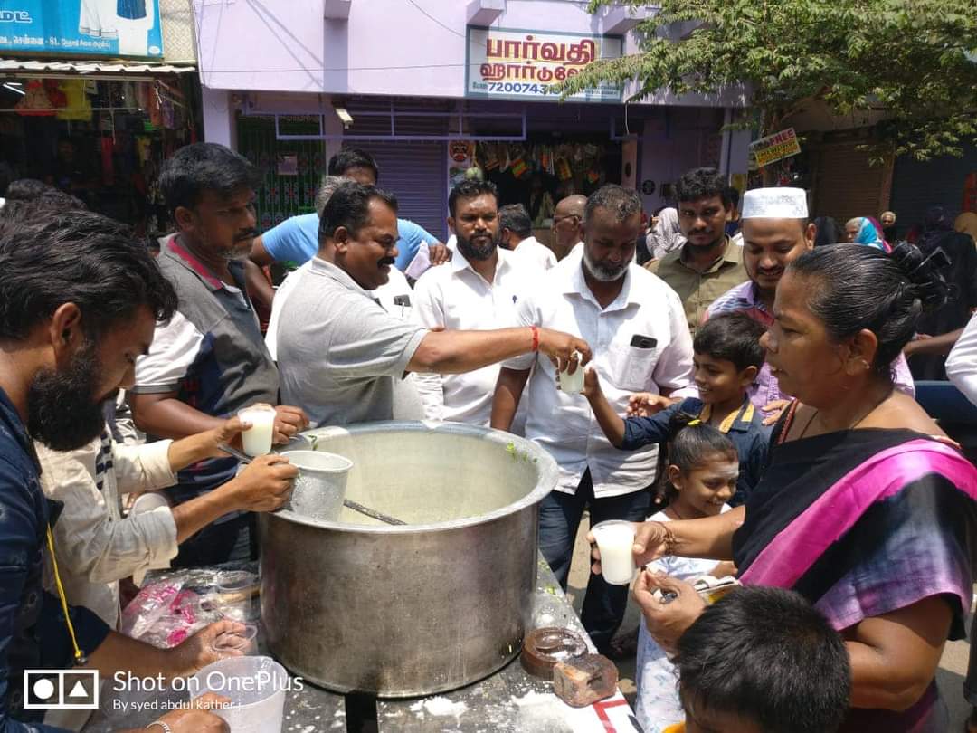 tmmkhqofficial's tweet photo. வடசென்னை மாவட்டம் ஆர்.கே.நகர் பகுதியில் மனிதநேய மக்கள் கட்சி 14ஆம் ஆண்டு துவக்க நிகழ்ச்சிகள்

https://t.co/HU3x29SYvv

#mmk14years #mmk14 https://t.co/TI04q0ToyA