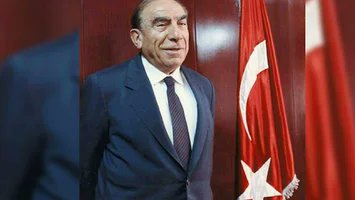 Milliyetçi Hareket Partisi'nin Kurucu Genel Başkanı, devletine ve milletine sevdalı bir dava adamı olan Türk siyaset tarihine damga vurmuş isimlerden merhum #AlparslanTürkeş i vefatının 25. yıl dönümünde rahmetle anıyoruz.