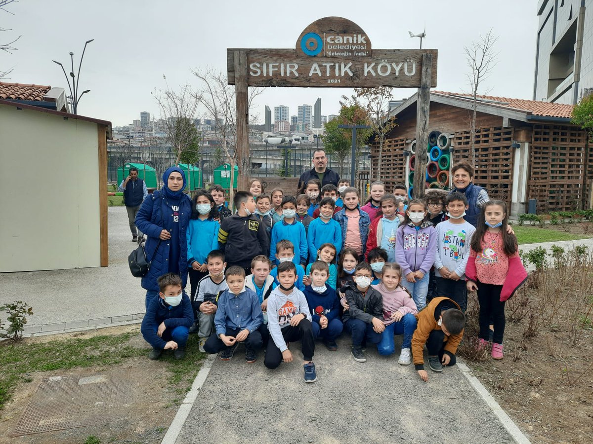 DerelerIlkokulu's tweet photo. Çevre bilincini geliştirmek için öğrencilerimizle sıfır atik köyüne düzenlediğimiz gezimiz hem bilgilendireci hem de eğlenceli geçti.
@samsunmem
@samsuncanikbld 
@CanikMem
@DerelerIlkokulu https://t.co/853ow9HiJB