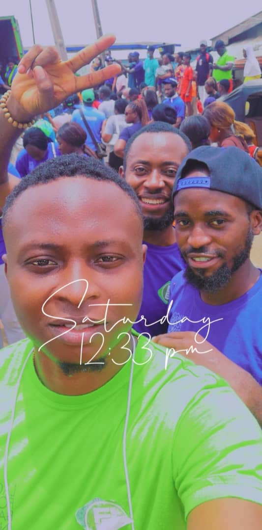 larufocus's tweet image. #sdg2 which focuses on Food security and Improved malnutrition was carried out at Agege yesterday.
The captured Indigents in this community were happy and the volunteers gave their all in delivering a perfect humanitarian services.
#lagosfoodbankinitiative  #unitednation #sdg