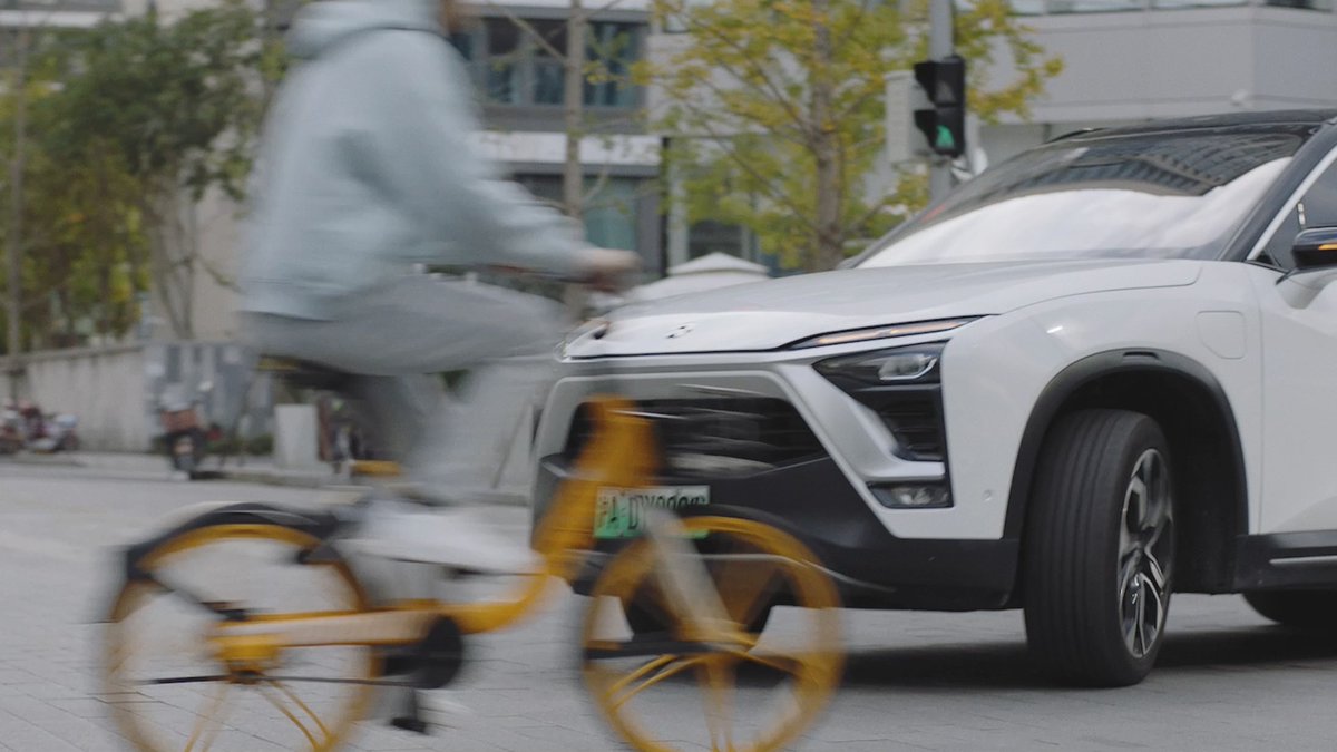 AutolivInc's tweet photo. In Sweden, cyclists are the most likely group to sustain severe traffic injuries. To protect bicyclists from side impacts, Autoliv will present a car-based external airbag solution at the @SAEIntl World Congress Experience in April. Read more: https://t.co/tWEuF3F2I8 https://t.co/24Z5uwJCPq