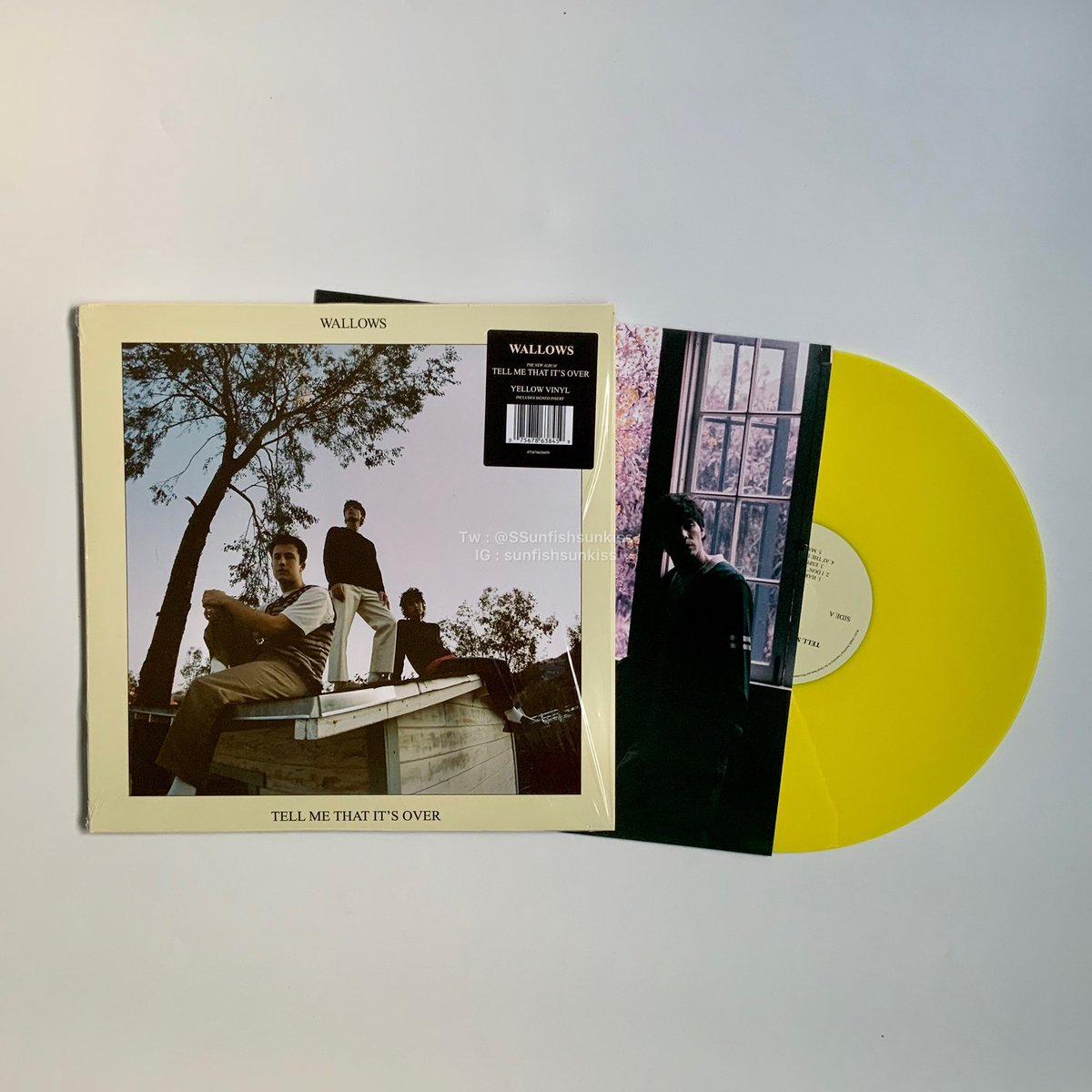 SSunfishsunkiss's tweet photo. ❤️พร้อมส่ง❤️
‘TELL ME THAT IT’S OVER’ (LIMITED SIGNED YELLOW VINYL)
ราคา 1,990฿
ประกอบด้วย
- โปสเตอร์พับ (1)
- โปสเตอร์พร้อมลายเส้น สด (1)
- แผ่นไวนิลสีเหลือง (1)
สอบถาม/สั่งซื้อทางเดมค่า
 #SFSKvinyl #แผ่นเสียง #เครื่องเล่นแผ่นเสียง #ไวนิล #wallowsthailand https://t.co/dsW3lJBupq