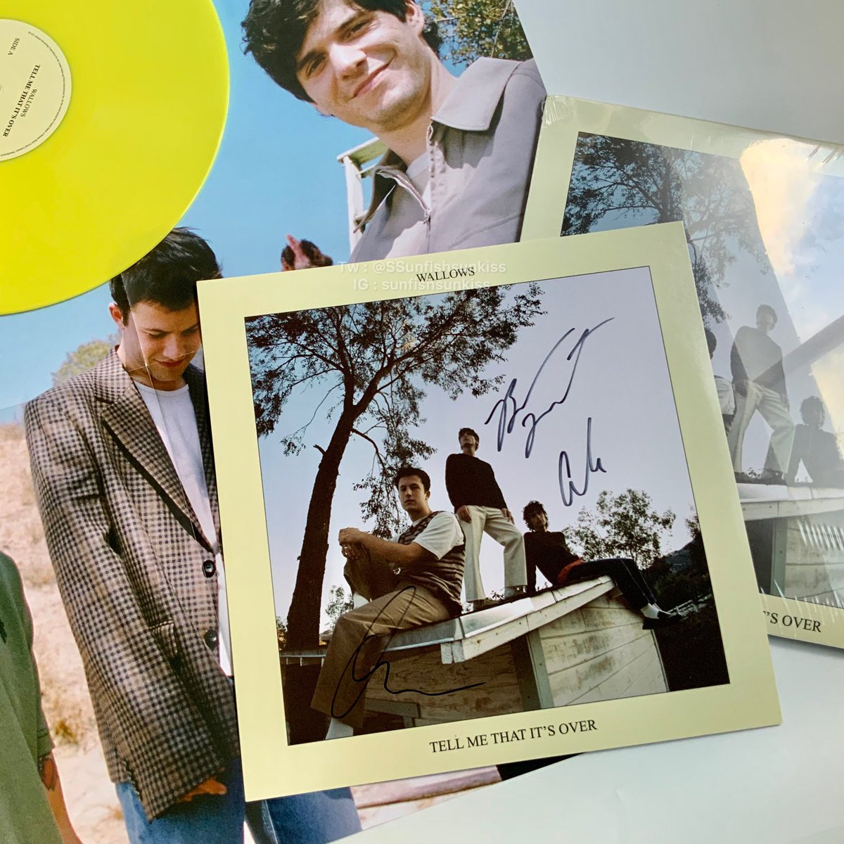 SSunfishsunkiss's tweet photo. ❤️พร้อมส่ง❤️
‘TELL ME THAT IT’S OVER’ (LIMITED SIGNED YELLOW VINYL)
ราคา 1,990฿
ประกอบด้วย
- โปสเตอร์พับ (1)
- โปสเตอร์พร้อมลายเส้น สด (1)
- แผ่นไวนิลสีเหลือง (1)
สอบถาม/สั่งซื้อทางเดมค่า
 #SFSKvinyl #แผ่นเสียง #เครื่องเล่นแผ่นเสียง #ไวนิล #wallowsthailand https://t.co/dsW3lJBupq