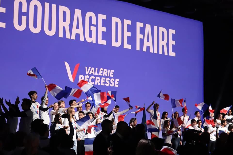🔴 Magnifique rassemblement à Paris autour de notre candidate <a href="/vpecresse/">Valérie Pécresse</a> ⤵️

“Tu défends ton projet et tes convictions avec un courage exceptionnel. Tu as tout notre soutien, le soutien de la grande famille de la droite républicaine.” 🗣 <a href="/ChJacob77/">Christian JACOB</a>

#ValeriePresidente