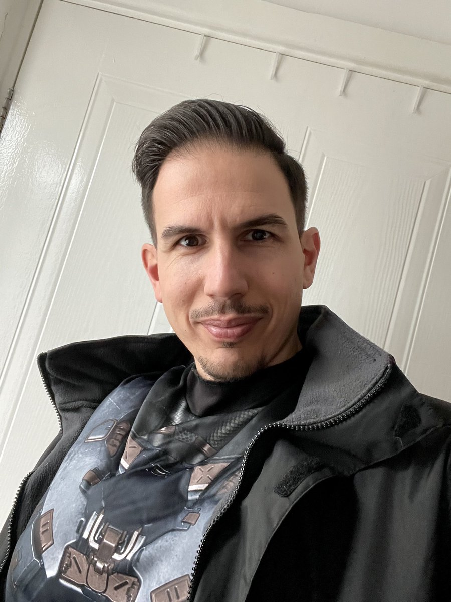 CC_Brampton's tweet photo. Happy Monday people! I’m off out the door heading to my first Primary School of the week! 🦾🤖❤️ Be all you can be and follow your dreams 😊 #ccbrampton #charlierobonik #schoolvisit #schooltalk #reading #booktour #author #childrensbook #indieauthor #educationaltalk #writing https://t.co/oqmQ2j5162