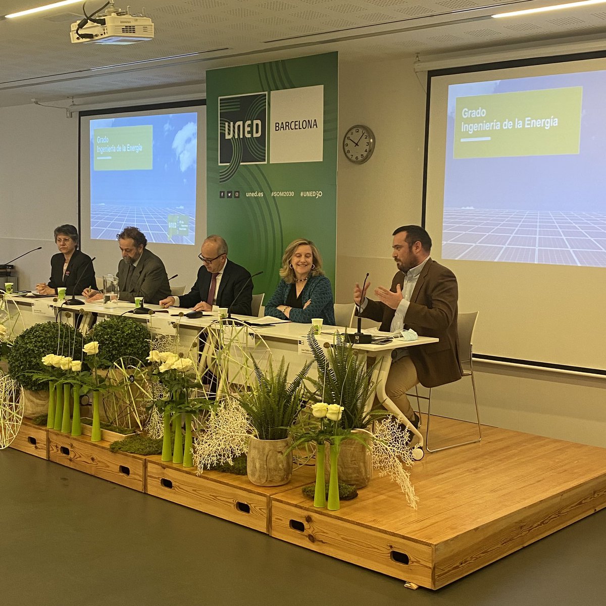 IsidreSierra's tweet photo. Avui presentem el Grau d’Enginyeria d l’Energia a nivell d tota la @UNED
Orgullós que es presenti a #bcn un centre amb més alumnat del territori
@rmairal posa en valor la gran “empleabilidad de este grado”
#som2030 #uned50 #unedbarcelona #unedgirona #unedcervera #unedtortosa https://t.co/Tw8DUVdfGa