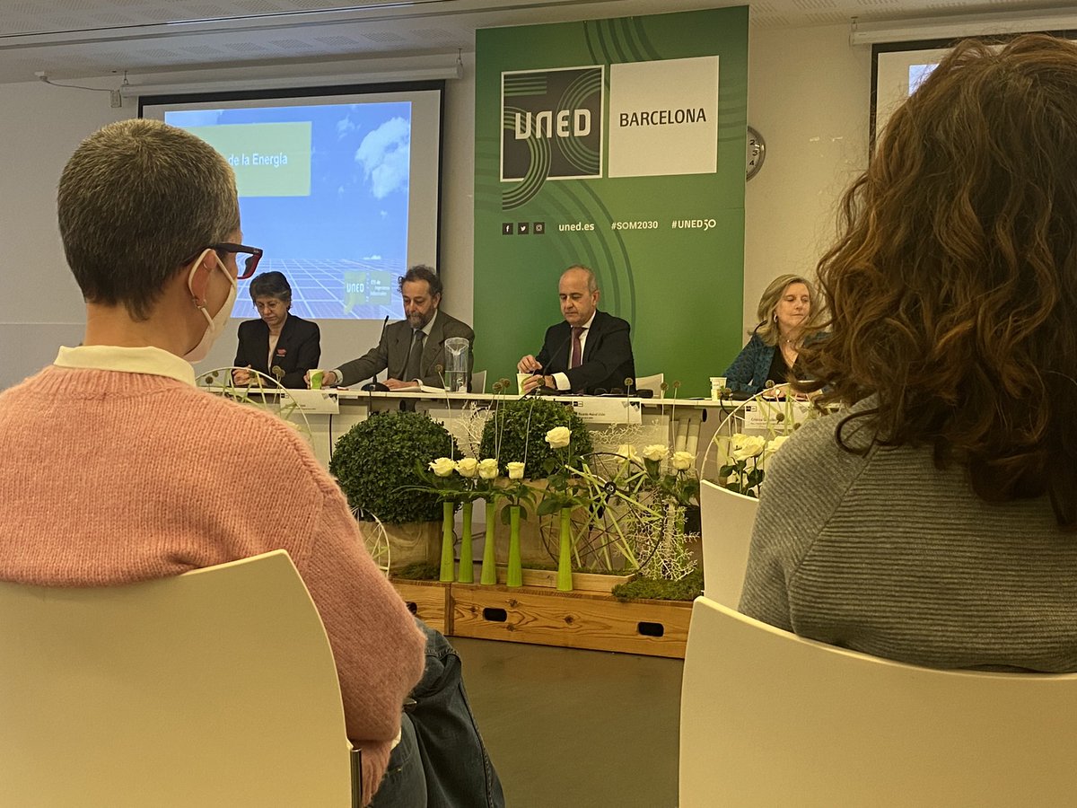 IsidreSierra's tweet photo. Avui presentem el Grau d’Enginyeria d l’Energia a nivell d tota la @UNED
Orgullós que es presenti a #bcn un centre amb més alumnat del territori
@rmairal posa en valor la gran “empleabilidad de este grado”
#som2030 #uned50 #unedbarcelona #unedgirona #unedcervera #unedtortosa https://t.co/Tw8DUVdfGa
