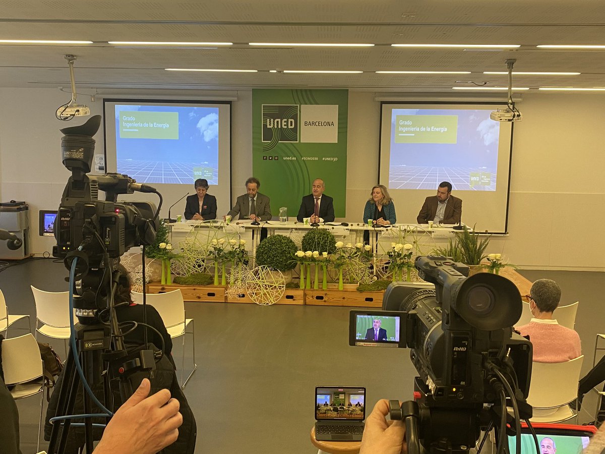 IsidreSierra's tweet photo. Avui presentem el Grau d’Enginyeria d l’Energia a nivell d tota la @UNED
Orgullós que es presenti a #bcn un centre amb més alumnat del territori
@rmairal posa en valor la gran “empleabilidad de este grado”
#som2030 #uned50 #unedbarcelona #unedgirona #unedcervera #unedtortosa https://t.co/Tw8DUVdfGa