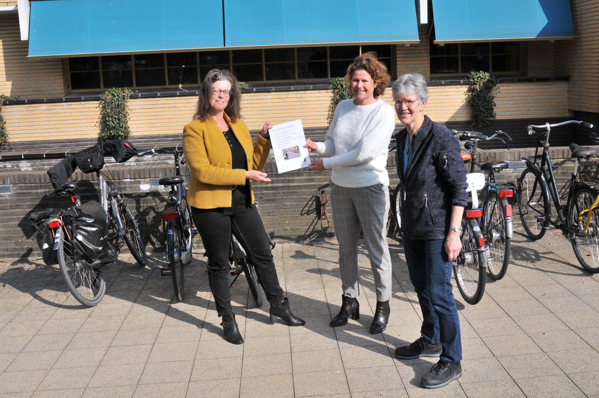 Annette Wolthers (@annettewolthers) on Twitter photo Bedankt โฆ<a href="/fietsersbond/">Fietsersbond</a>โฉ โฆ<a href="/GemeenteHsum/">Gemeente Hilversum</a>โฉ: een fietsvisie en een knelpuntenlijst, daar kunnen we mooi mee aan de gang ๐๐ป๐ช๐ป๐ด๐ผโโ๏ธ๐ฒ! Bedankt โฆ<a href="/fietsersbond/">Fietsersbond</a>โฉ โฆ<a href="/GemeenteHsum/">Gemeente Hilversum</a>โฉ: een fietsvisie en een knelpuntenlijst, daar kunnen we mooi mee aan de gang ๐๐ป๐ช๐ป๐ด๐ผโโ๏ธ๐ฒ!
