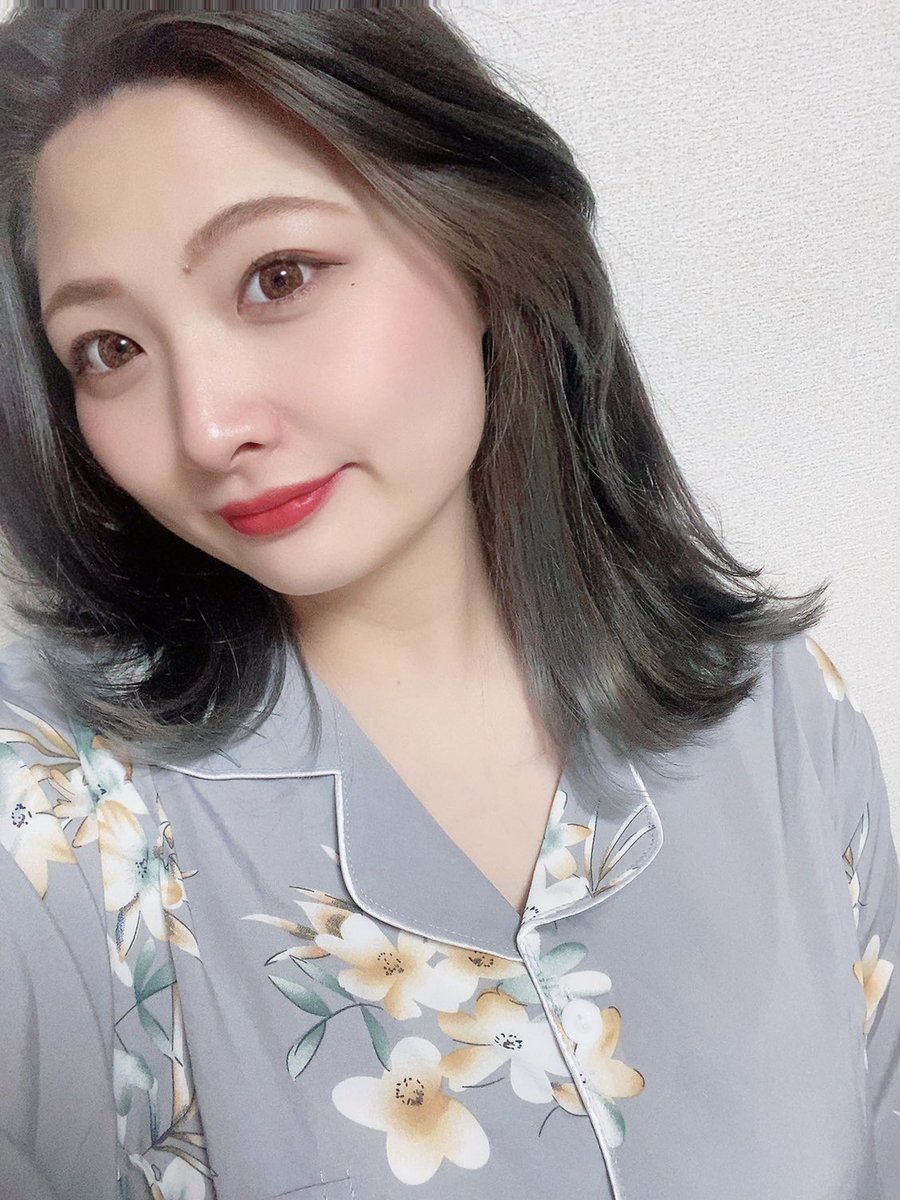 la_enduuuu's tweet photo. 髪の毛を10センチほど
ばっさり切りました💇‍♀️♡
似合いますか…🤭？？笑 https://t.co/hYnqQMxGx9