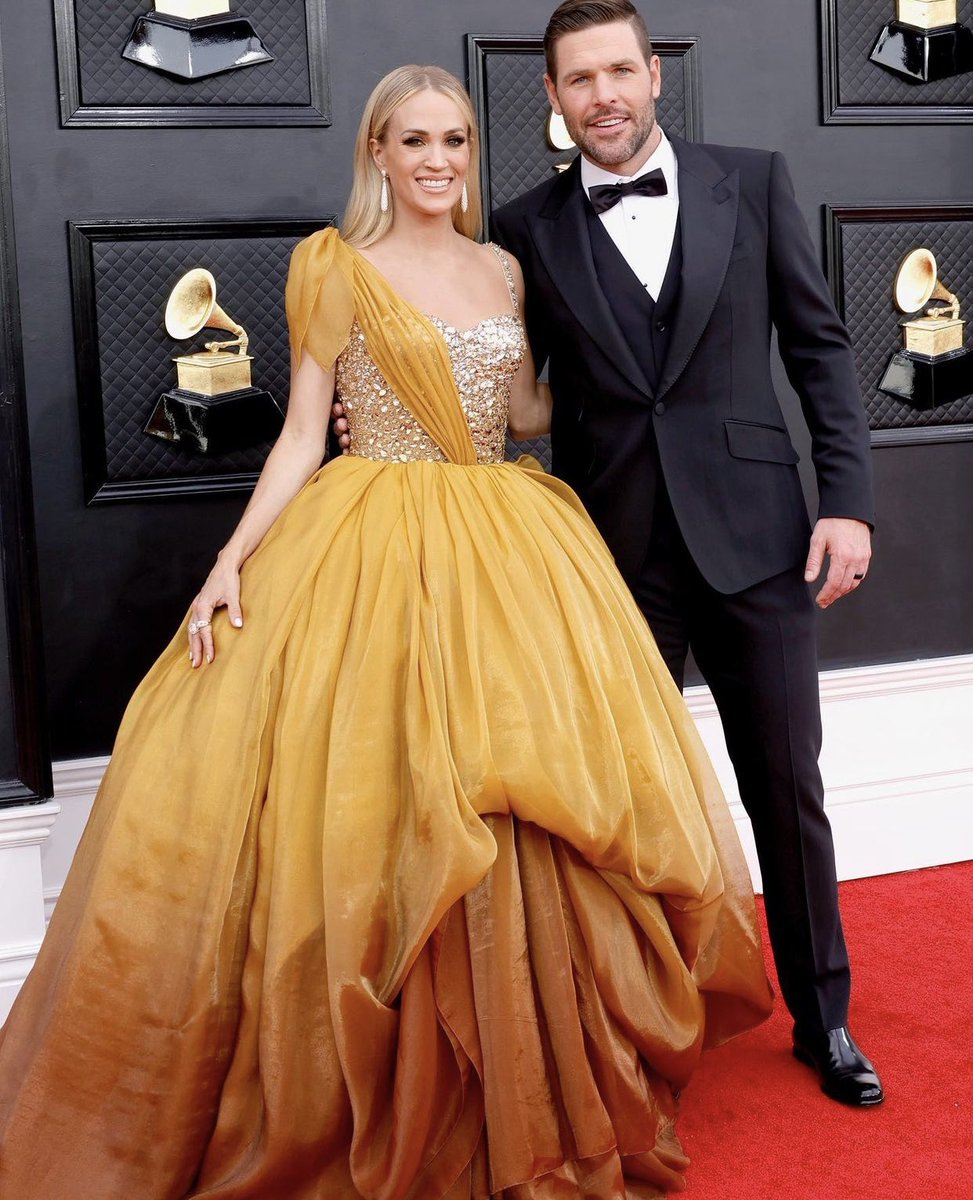 Carrie Underwood tweet media