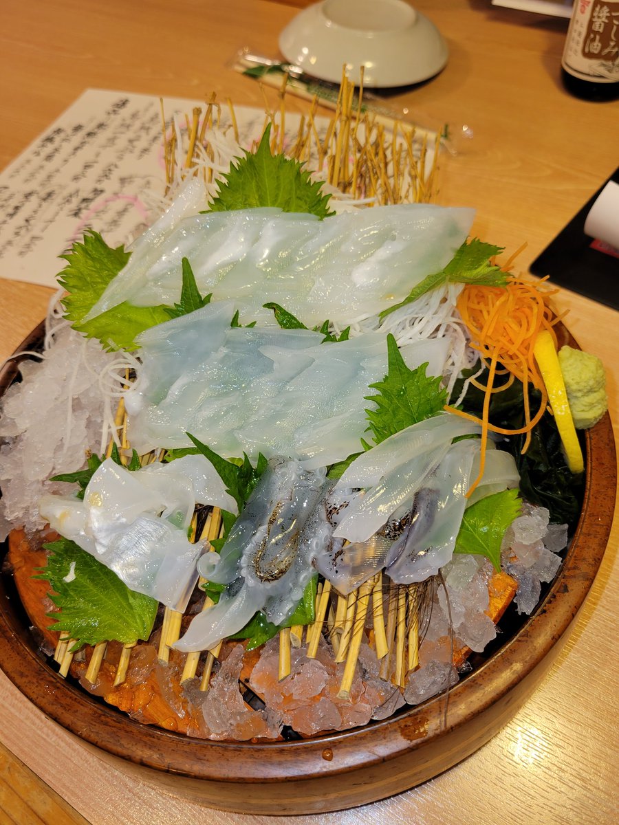 petdiary_12's tweet photo. 今日は仕事で佐賀県に来ました
仕事終わりに居酒屋で飲む呼子のイカとレモンステーキ https://t.co/yULbXd86I9