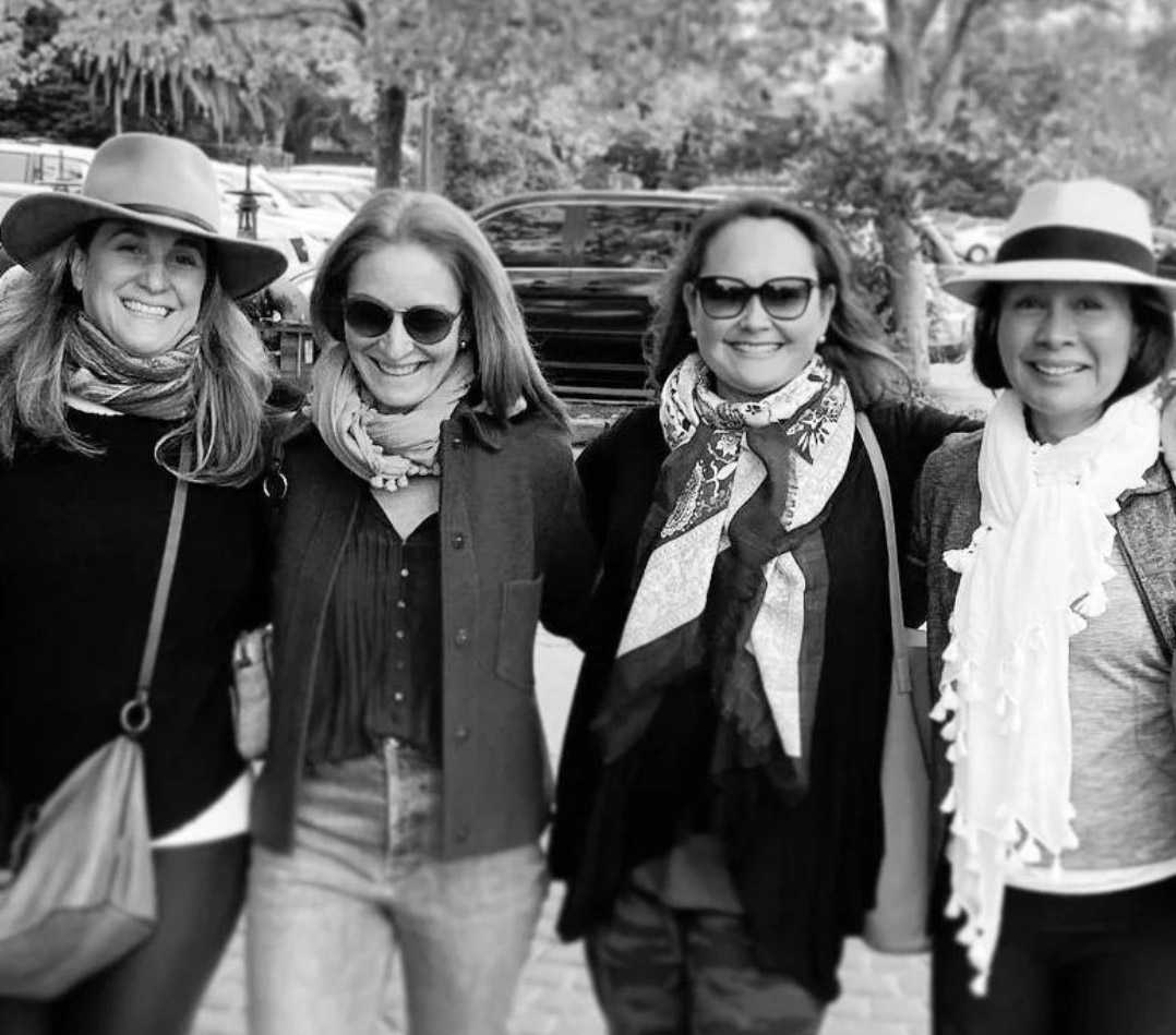 Chapterfifty1's tweet photo. Childhood friends

Philanthropist and dancer
Sofia Zobel Elizalde and her childhood friends

Audrey Hepburn — 'Happy girls are the pretties'

#StandWithUkraine 
#StopWar 
#irmaheuven
#chapterfifty 
#Monday 

. https://t.co/w3rJ0Q6mXj