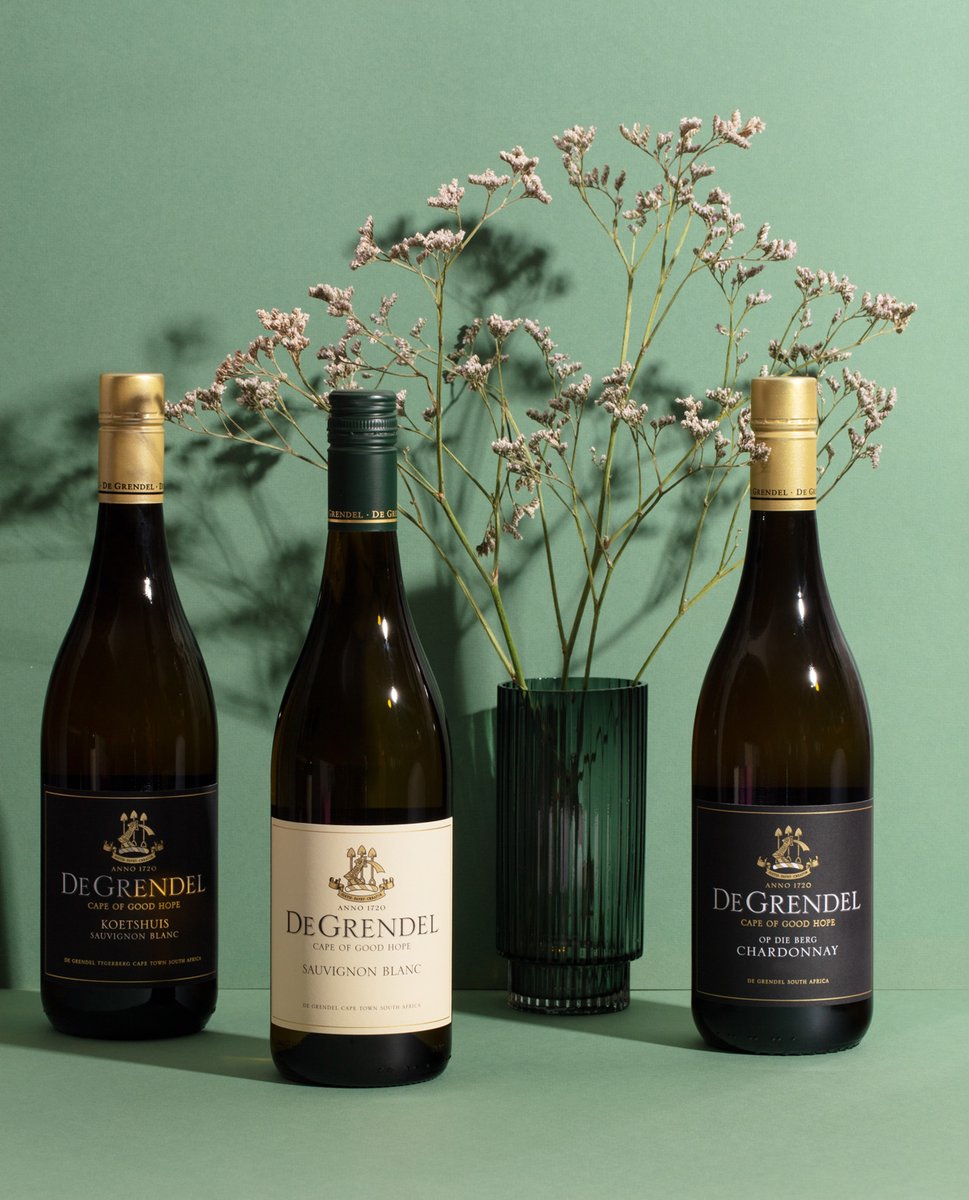 degrendelwines's tweet image. Let everyone know how much you enjoy De Grendel wine this Monday! Download the @vivino app, scan our label, and review and rate your favourites 😍
