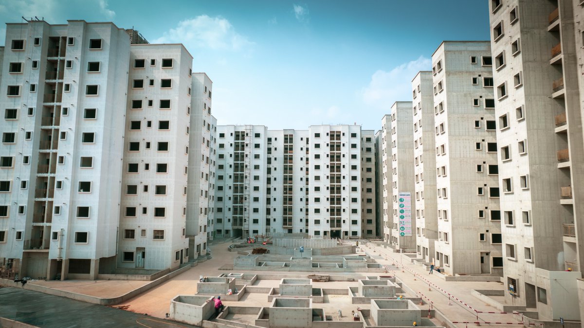 bren_corp's tweet photo. Bren Northern Lights is nearing completion!

->2 BHK Homes starting from ₹45 Lakh onwards*

->716 units, 9 towers of 9 floors with 2 basement levels and 816 car parking spaces.

To know more,
visit https://t.co/58LS5t9xss
or contact us at +91-95-0490-0490 for a free site visit https://t.co/yUTGvv7Qfd
