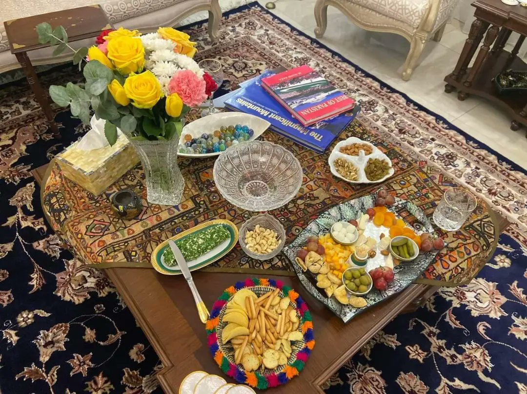 PakinBelarus's tweet photo. Amb. hosted a dinner in honour of the media personalities representing several Belarusian TV and Radio and held friendly discussions on topics of mutual interests incl media development and trends in π΅π° and commonalities of π΅π° and π§πΎ cultures.
#pakinbelarus #pakistaninbelarus https://t.co/LZi4VH9qwN