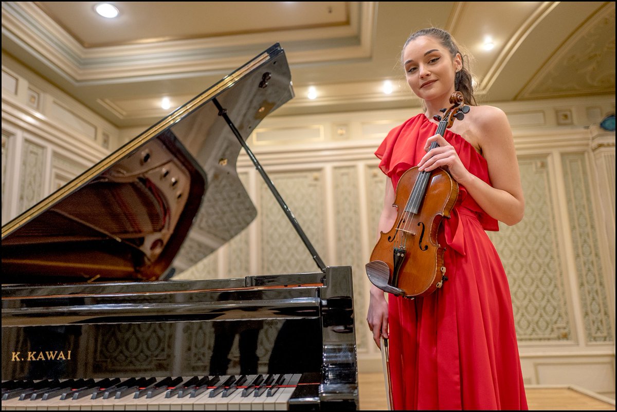 classisofficial's tweet photo. 🎊🌷 #HappyBirthday 🌷🎊

🥳 Happy Birthday to our beautiful #violingirl !! 😍🎀🎻 #Daniela 🎂🍾🥂💕 @classisofficial
☆
☆
☆
📸 @BaleaOctavian
#classis #happybday #lamultiani #violinist #musician #classisofficial #spring #sister #violin #classicalmusic #bday https://t.co/gvLxUdiNoZ
