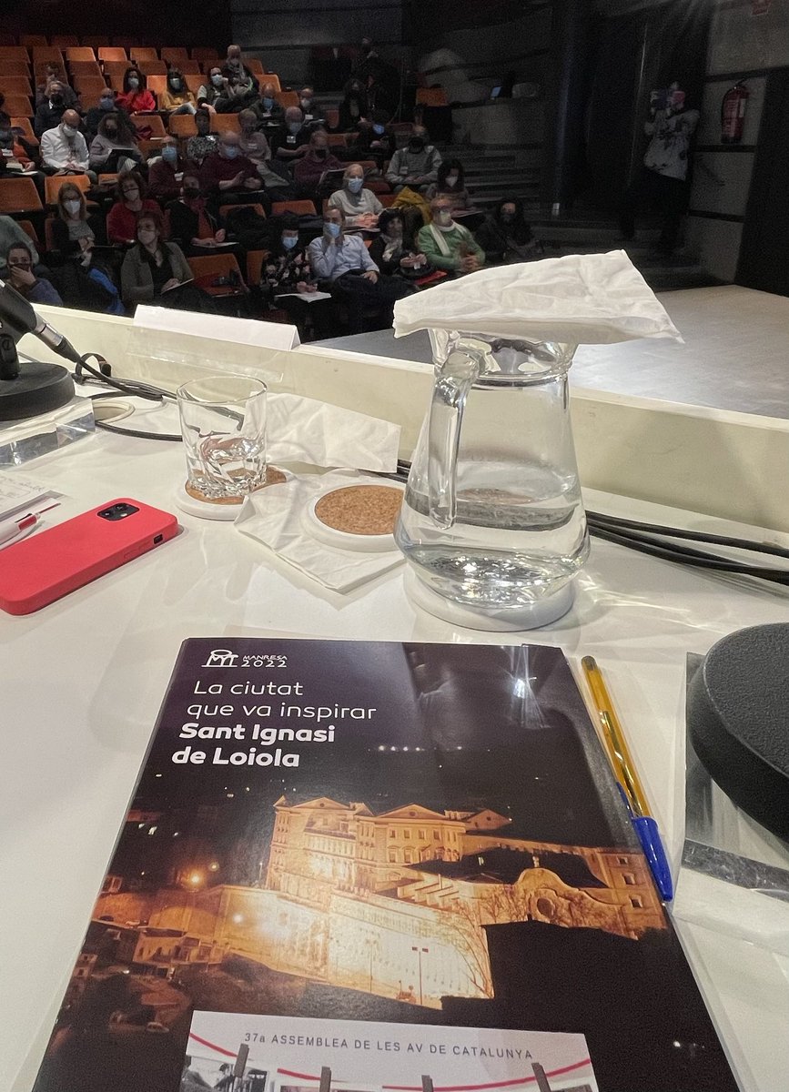 erro_toni's tweet photo. 43 anys després d’haver acollit la 1a Assemblea d’Entitats Veïnals de Catalunya…⏳…Manresa ha tornat rebre l’Assemblea General de la @CONFAVC
Encara digerint l’aclaparador volum d’informació i treball que n’ha sortit😅💪
Gràcies a totes!!
#CodiEtic
#AcordsDeManresa
❤️ https://t.co/Xv6lDklWnm