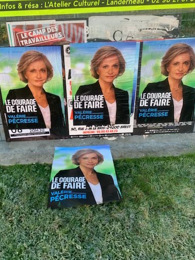 LR_2905's tweet photo. Dans le #Finistere, on a bien compris que @vpecresse est la candidate qui défend mieux le monde rural 🇫🇷

Alors ici la campagne bat son plein, et on ne lâche rien ! 

#Pecresse2022 ✌️

@gabguillerm @jeunesreps29 @lesRepublicains @pecresse29 @lmravecValerie @LR_Landerneau https://t.co/QIypmzjESv