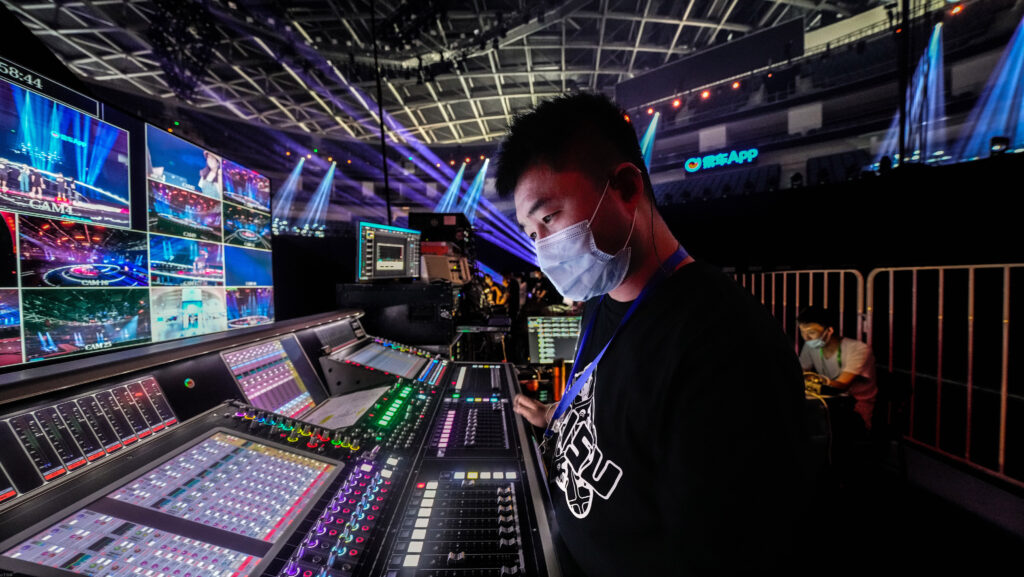 DiGiCo_official's tweet photo. DiGiCo is poll position for mixed reality supercar gala - Super 818 Car Carnival Night in the Chinese city of Hangzhou. 

Read the full story here: https://t.co/BCn7HWjmXF

#DiGiCo #DiGiCoQuantum7 #Quantum7 #DiGiCoSD5 #DiGiCoSD8 #AudioEngineer #MixingConsole #DigitalMixingConsole https://t.co/yMddDZoTB0