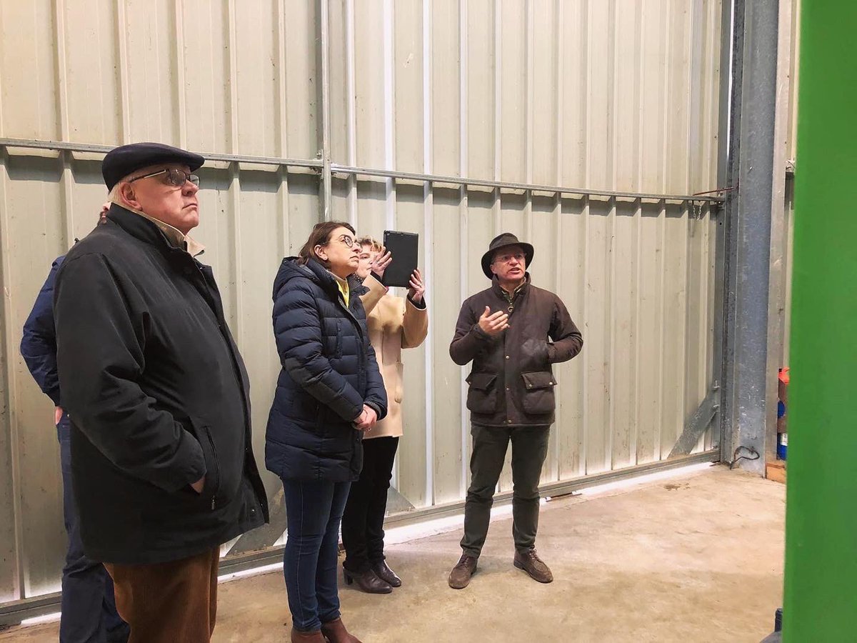 ASBFontaine's tweet photo. Neuvième site de méthanisation de la Région, FERTI OISE injecte du biométhane directement dans les tuyaux du réseau GRDF. Ce gaz vert, fabriqué grâce à 20 000 m3 de déchets végétaux ou de cultures intermédiaires, permet de chauffer environ 3 500 foyers. #Coudun 1/4 https://t.co/mqRFtnMUvZ