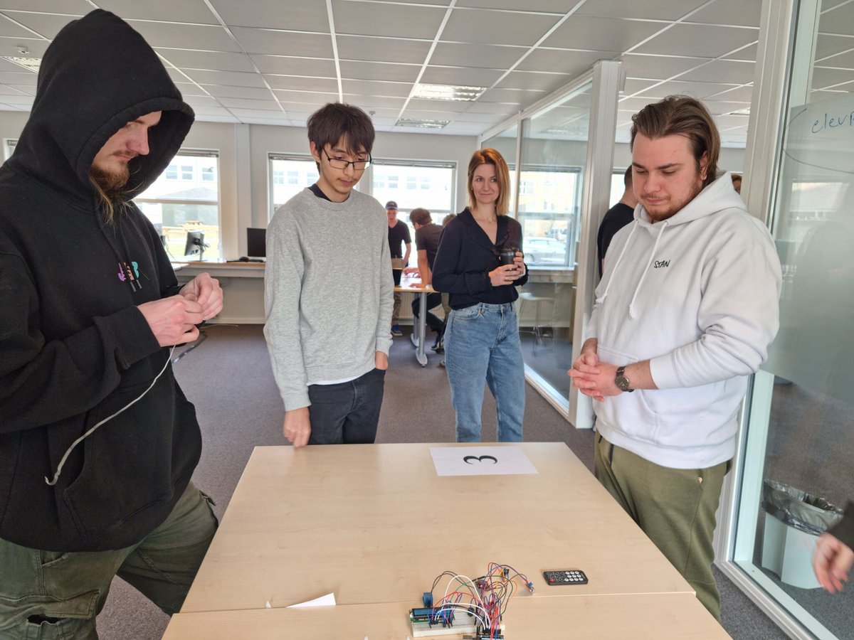 DobotRobotics's tweet photo. Four departments of #AspIT hosted an interdisciplinary project week where students collaborated on everything from learning to program #DOBOT #robots and learning about fun solutions with Arduino.
More information: https://t.co/3rk5DnkUdn
#STEM #robotics #AI #cobots #rob https://t.co/Z79JtYw28x