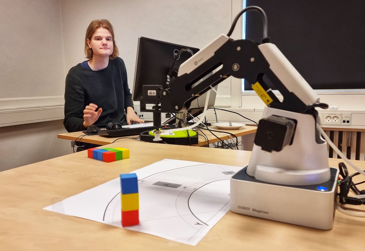 DobotRobotics's tweet photo. Four departments of #AspIT hosted an interdisciplinary project week where students collaborated on everything from learning to program #DOBOT #robots and learning about fun solutions with Arduino.
More information: https://t.co/3rk5DnkUdn
#STEM #robotics #AI #cobots #rob https://t.co/Z79JtYw28x