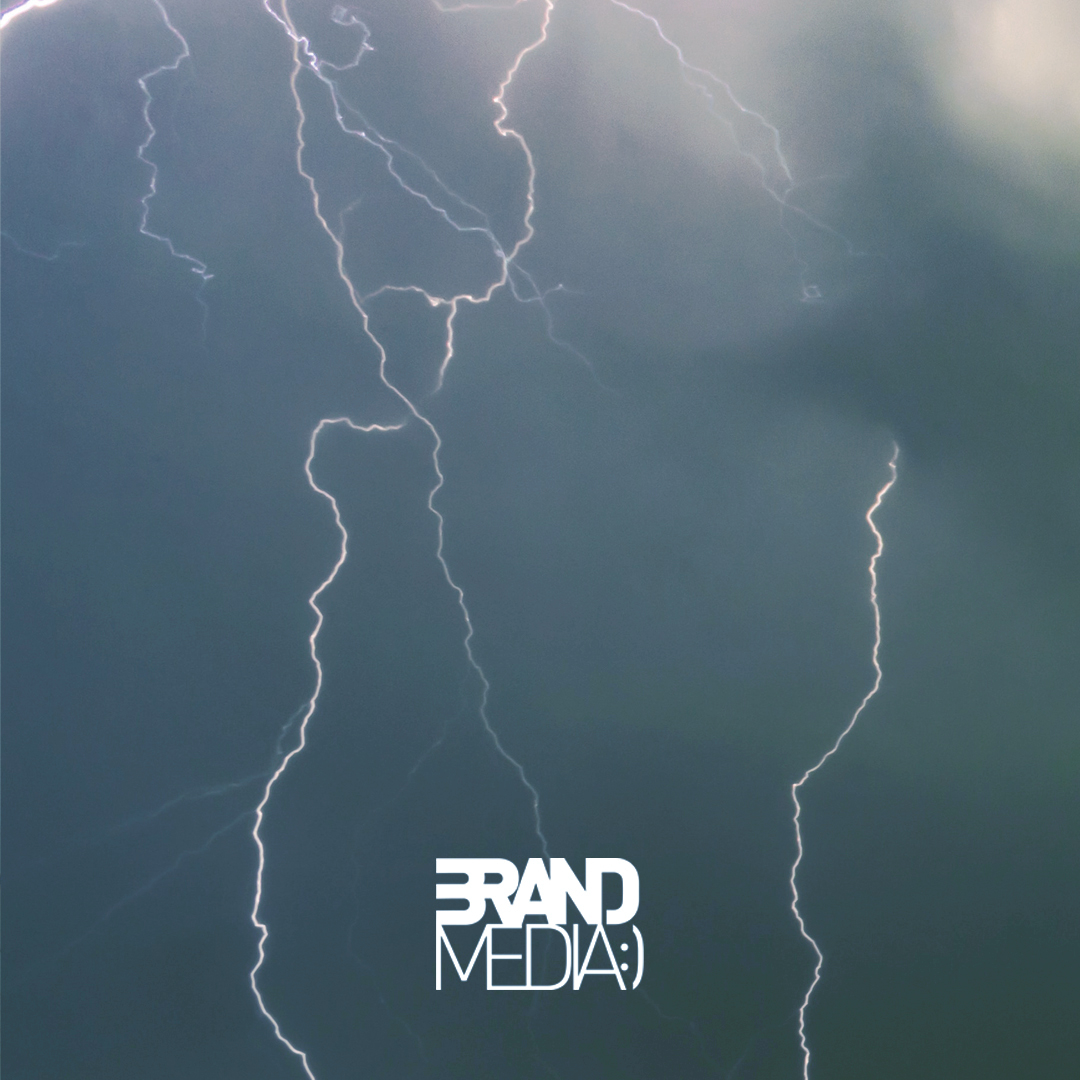 BrandMediaEs's tweet photo. A muchos les dan miedo las tormentas. Otros dicen que después de la tormenta llega la calma.
Nosotros preferimos decir que después de la tormenta, llega la idea. Para BrandMedia, tormenta suena a brainstorming.
#BrandMedia #ActitudBrandMedia #Brainstorming #AgenciaPublicidad https://t.co/LQaV73U9nG