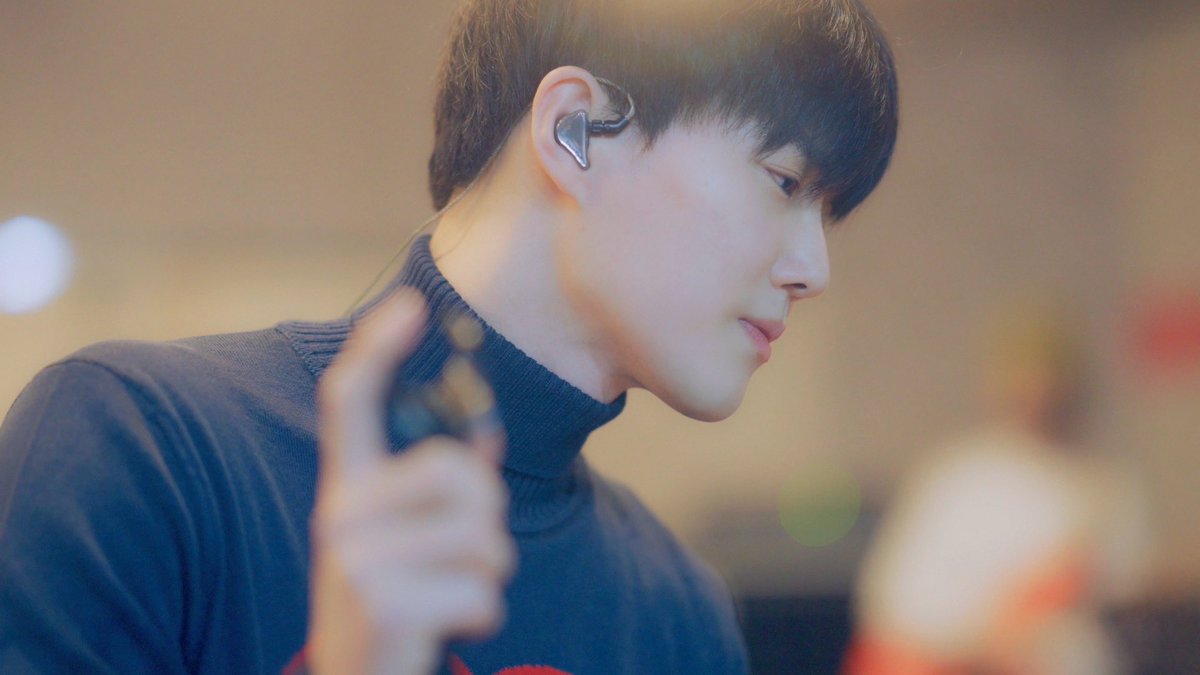 Ellise_Ellise's tweet photo. Ngóng từng giây từng phút luôn á
#SH2O_GreySuit
#수호_GreySuit_오늘6PM
@weareoneEXO https://t.co/5G8CSDxsGr