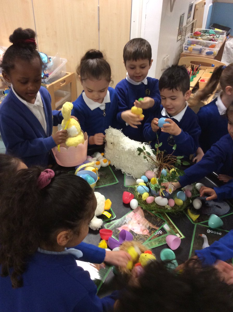 EYFS2stannes's tweet photo. Exploring our Easter Interest Table 🐣🐥🐤 https://t.co/Th6qroDBrb