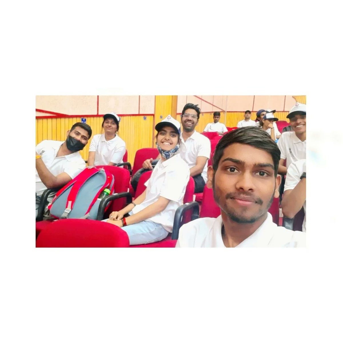 arpit_bhojak's tweet photo. Dr.hari singh Gour central University ke NSS_volunteer's ....@NSSRDBhopal @nsui_tripura23 @askabir_ @BitdNss @AbhishekRawatO5 @Anshuljamunpan1 https://t.co/jIO3MOkWcc