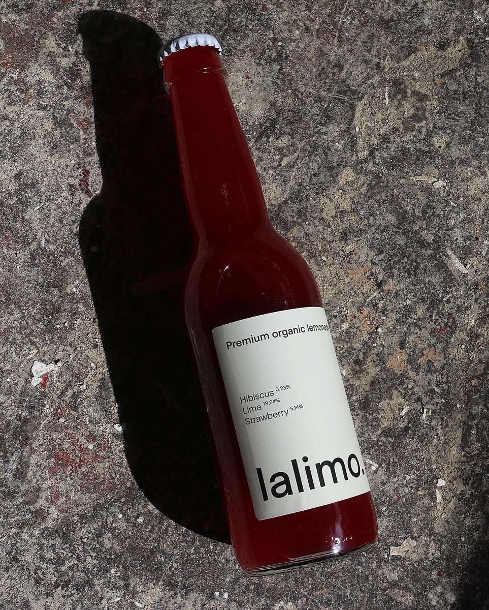 Notre limonade de référence, un subtil mélange d'hibiscus infusé, de fraise et de citron vert, aussi bon qu'étonnant !

#limonade #lemonade #fraise #hibiscus #citron #citronvert #sansalcool #noalcohol